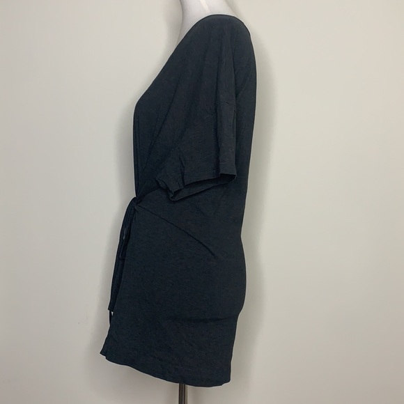 LULULEMON Heathered Black Side Tie V-Neck T-Shirt 10 - Picture 8 of 12